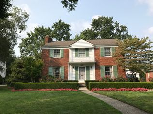 507 Lakepointe St, Grosse Pointe Park, MI 48230