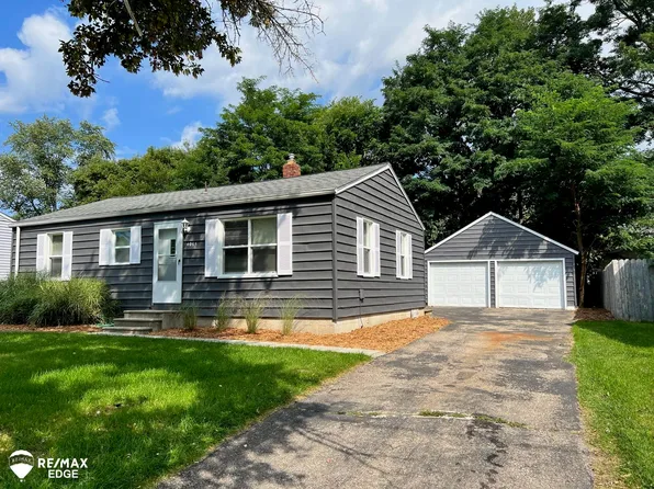4065 Woodrow Ave, Burton, MI 48509