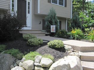 61 Highland Rd, Lakeville, MA 02347