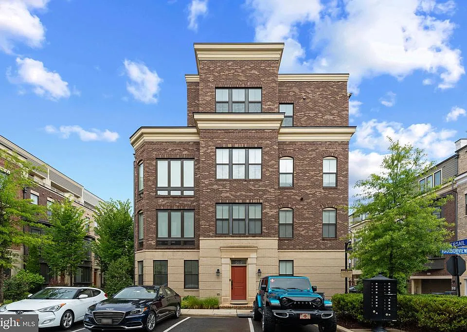 515 Riversail Ln #430