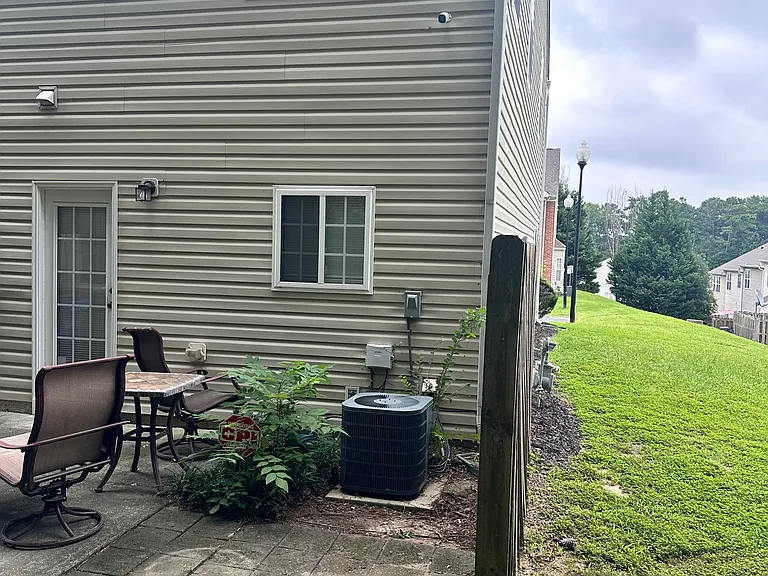 510 Huron Rd — Photo 7