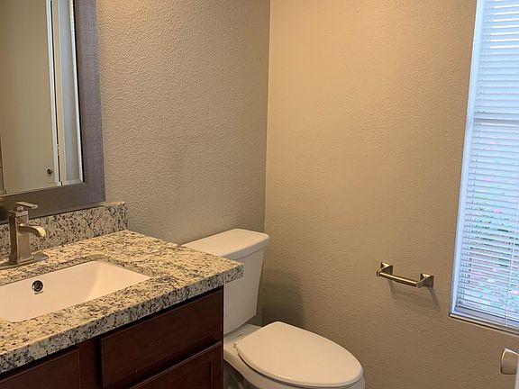 4th image of 1405 E Kerry Ln