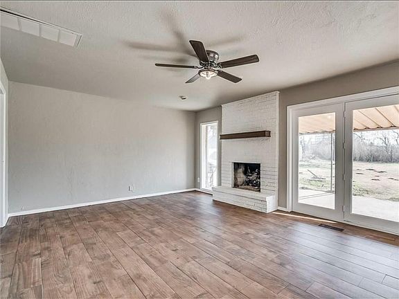 5th image of 408 E Mohr Ln