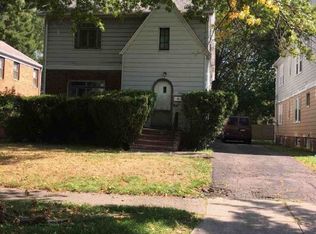 890 Eloise Dr, Cleveland Heights, OH