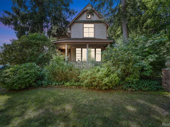 22805 Law St, Dearborn, MI 48124