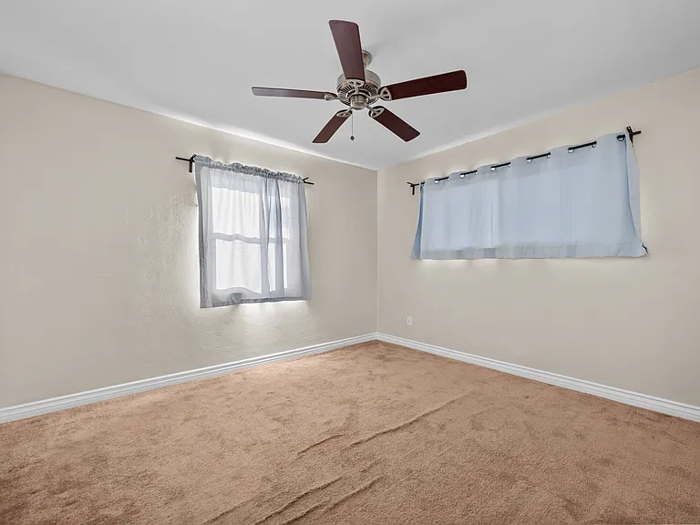 2260 Altadena Ave — Photo 17