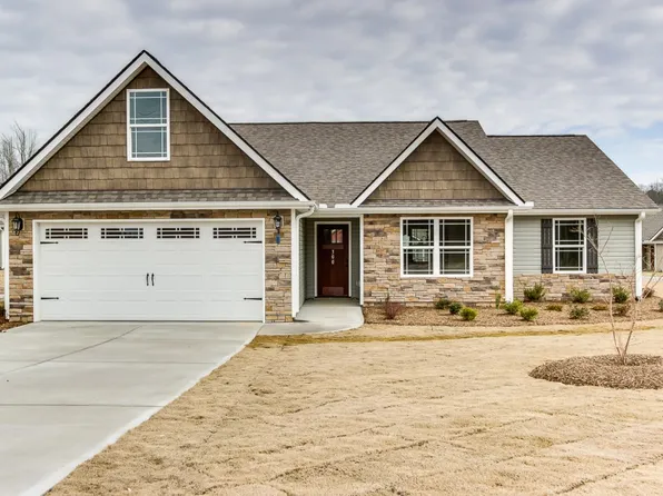 300 Hawk Valley Dr, Travelers Rest, SC 29690