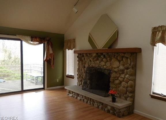 3rd image of 2112 Apple Dr