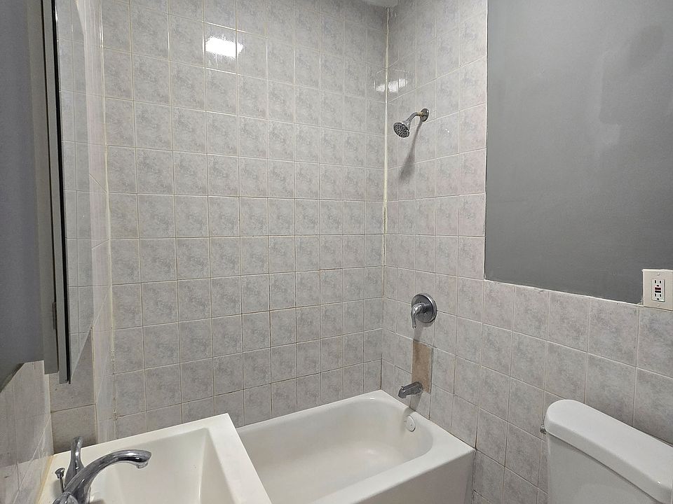 2nd image of 103 Woodlawn Ave #1A