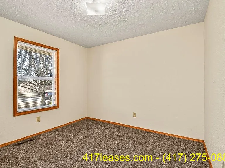 3318 S Valley View Dr — Photo 23