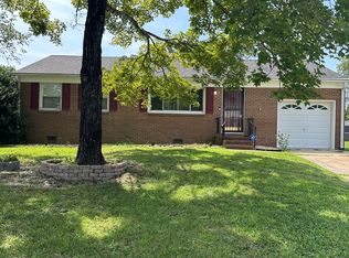 616 Roberson St, Petersburg, VA 23805