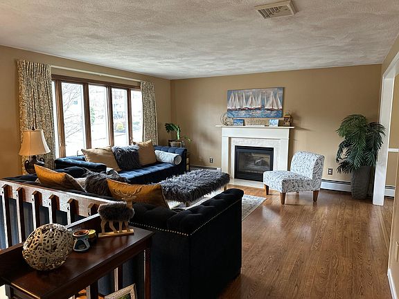 2nd image of 1 Heritage Cir