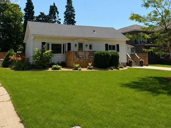 1625 5th Ave E, Owen Sound, ON N4K 2S3