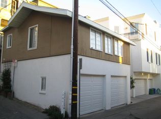 216 8th Pl, Manhattan Beach, CA 90266