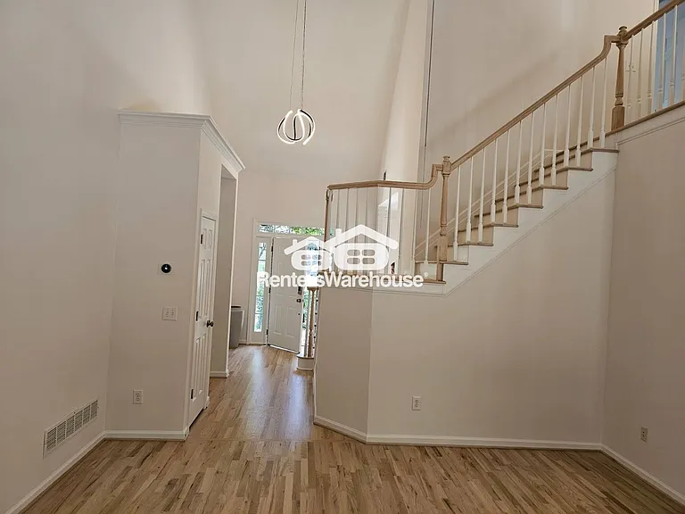 2530 Wellsley Ln — Photo 14