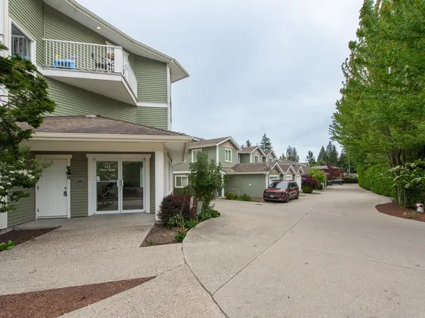624 Shaw Rd #301, Gibsons, BC V0N 1V8