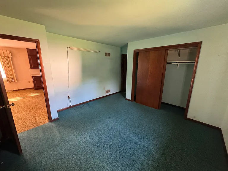 1136 Lexington Rd — Photo 13
