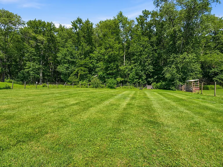 244 Federal City Rd — Photo 29