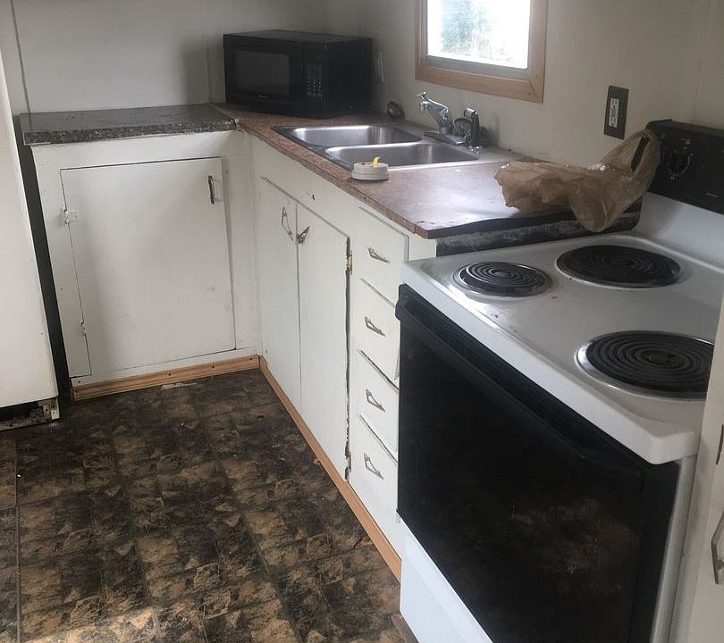 2nd image of 5201 Azle Ave Trlr 02