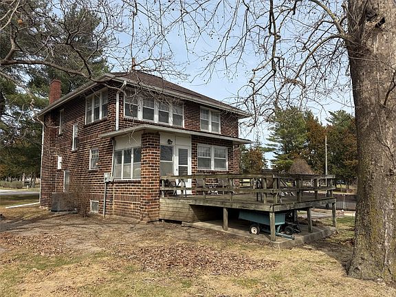 3rd image of 1706 W Summit St