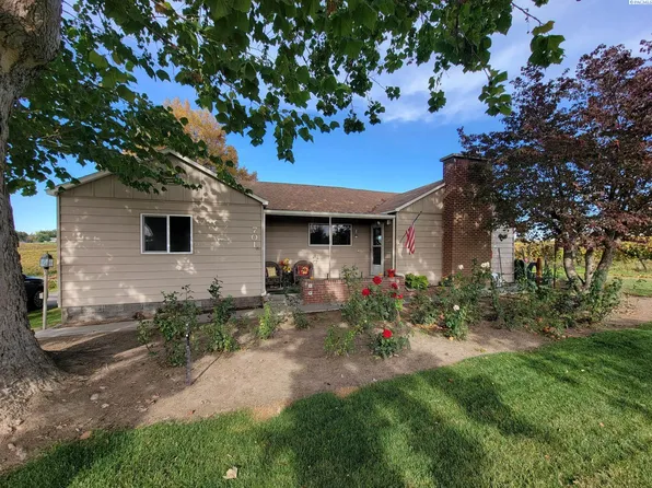 701 Walnut Ln, Grandview, WA 98930