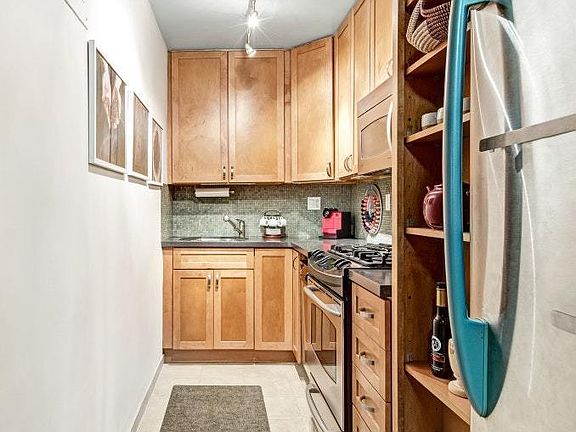 4th image of 13 W 13th St APT 7AS