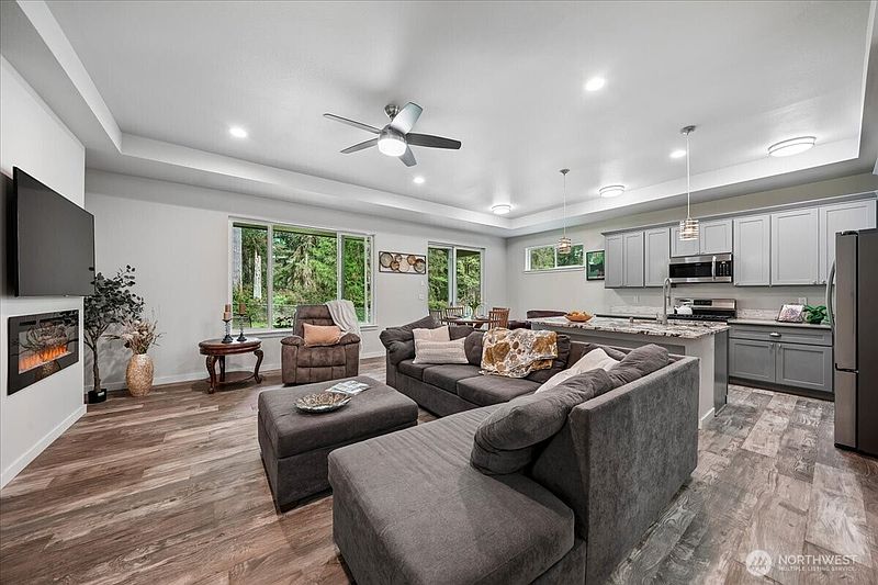 5th image of 11714 Lake Place