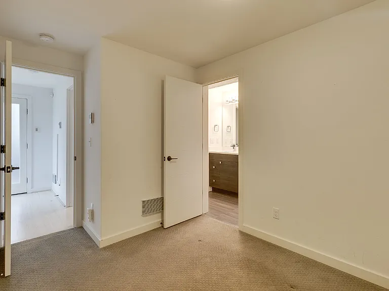 2421 NW 61st St — Photo 11