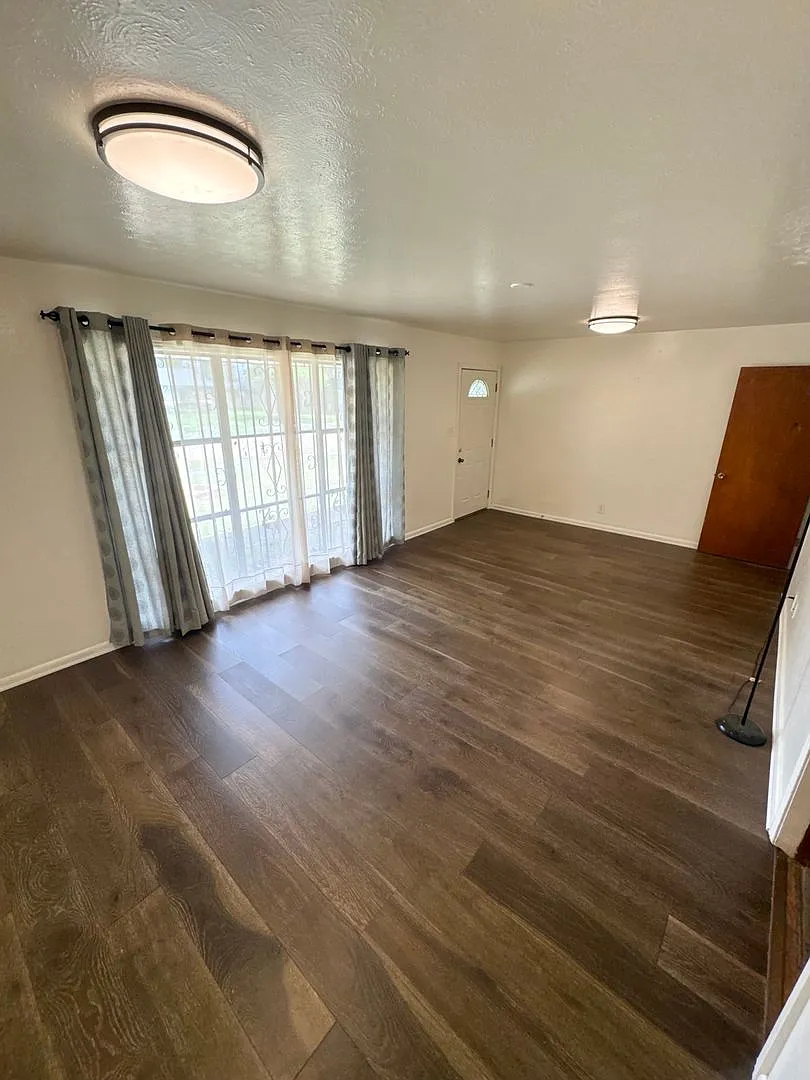 Building Photo - 409 Chickasaw Trl