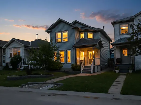 19 Coventry Line NE, Calgary, AB T3K 5H6