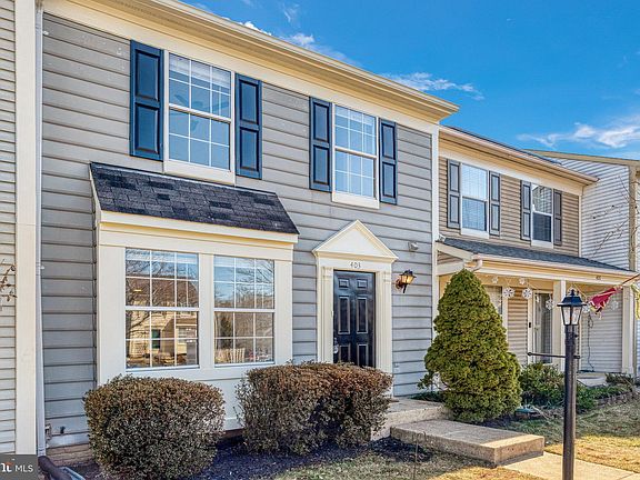 2nd image of 403 Knollwood Ct