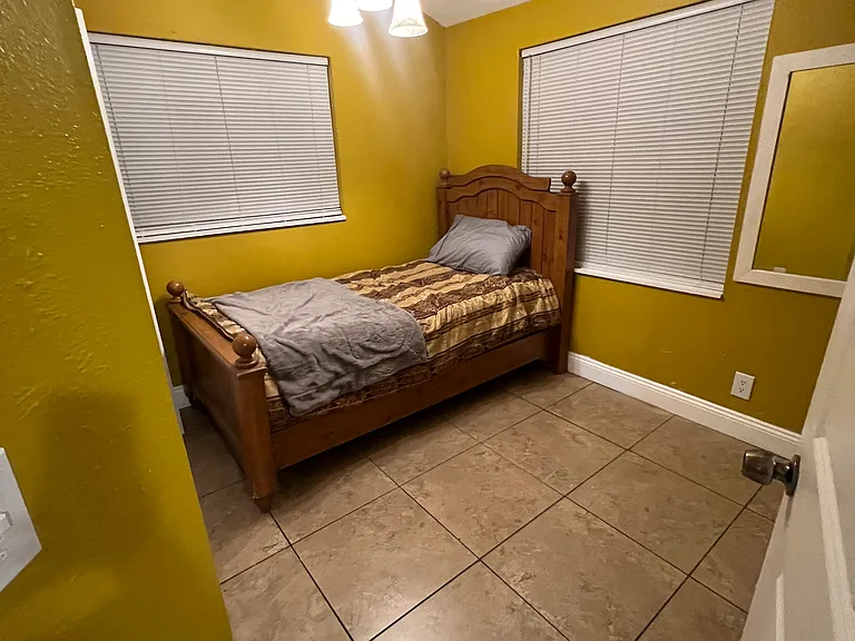 246 Delray Ave — Photo 6