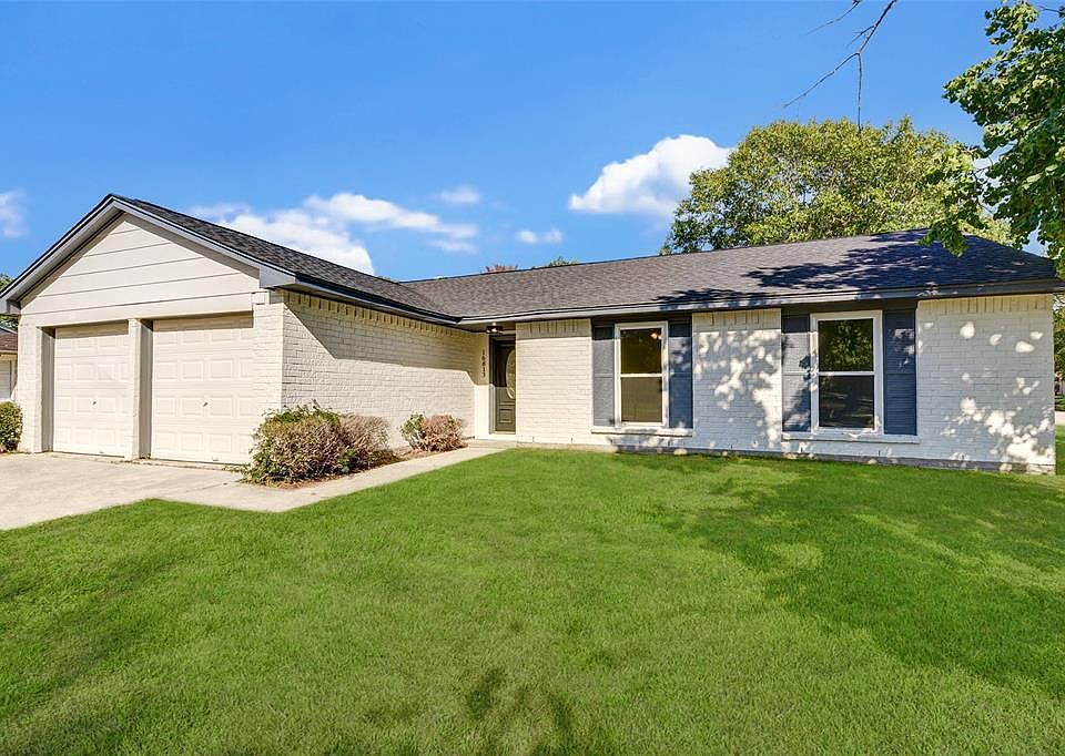 1st image of 16813 Gleneagle Dr N