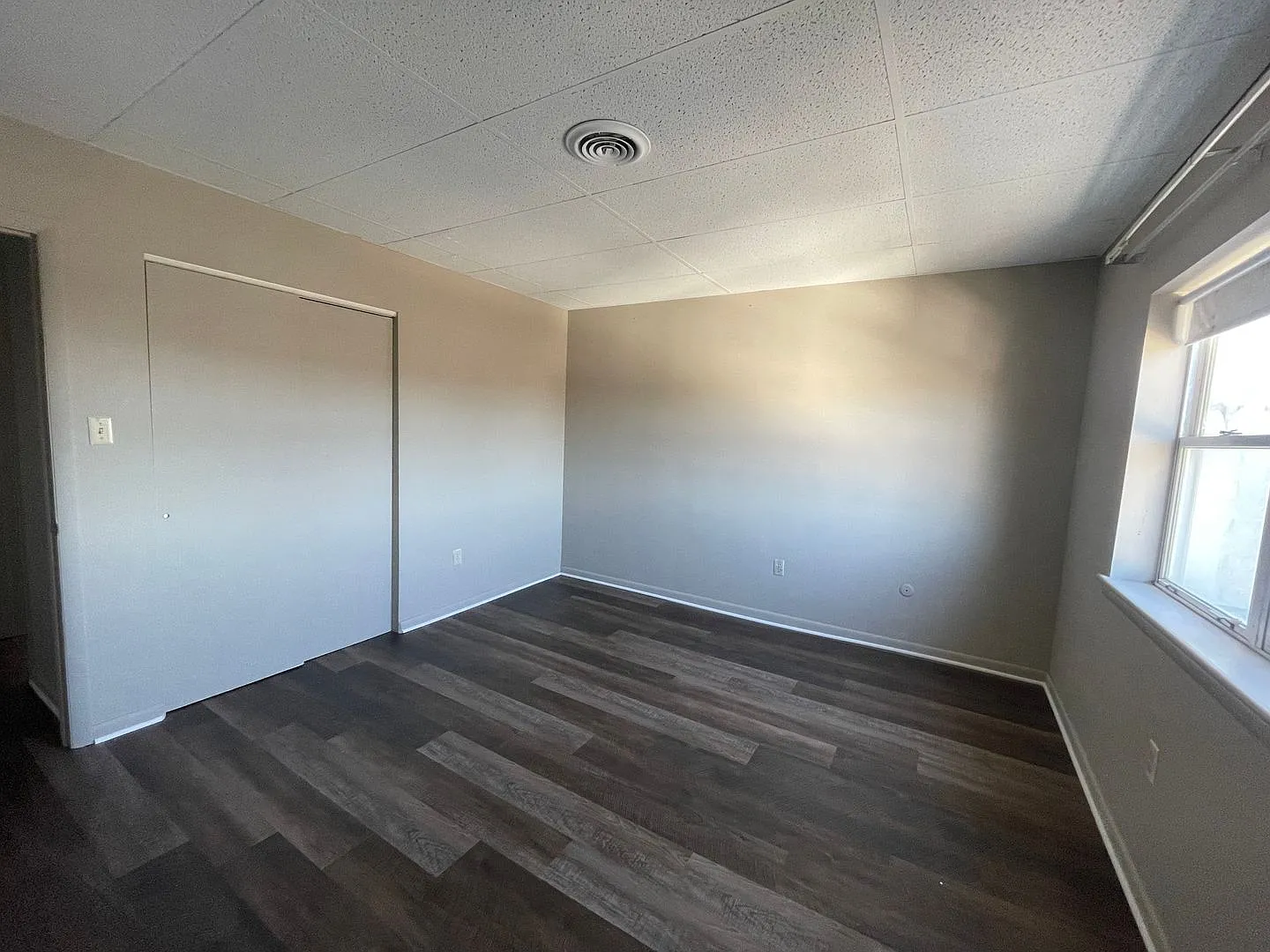 613 W. Broadway — Photo 3