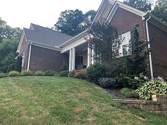 4th image of 850 Amberly Ct