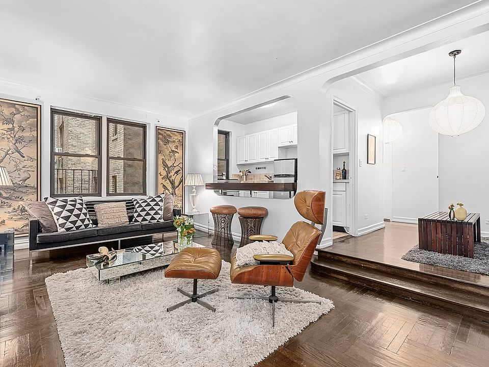 1st image of 300 W 72nd St APT 3B