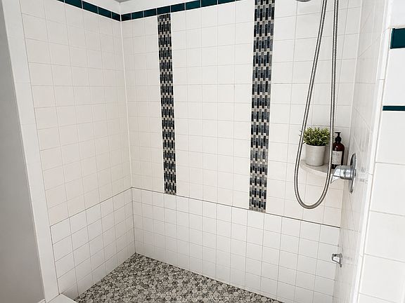 4th image of 2812 S 48th Ct