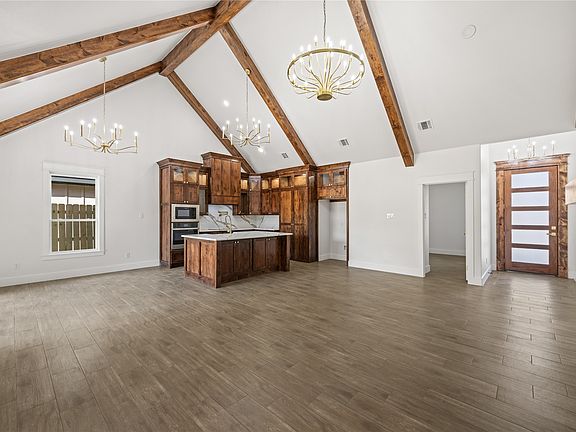 5th image of 409 Ralph St