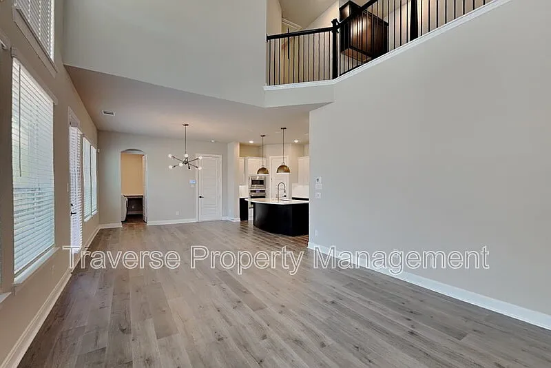 4 bed, 2.5 bath, 2687 sqft, $3,495 — Photo 4