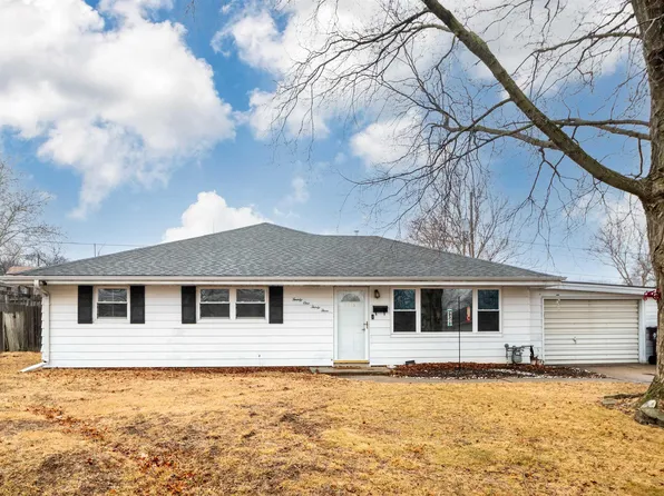 2133 N Wellington Dr, Peoria, IL 61604