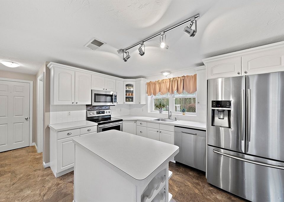 4 Tall Timbers Ln, Kingston, MA 02364 Zillow