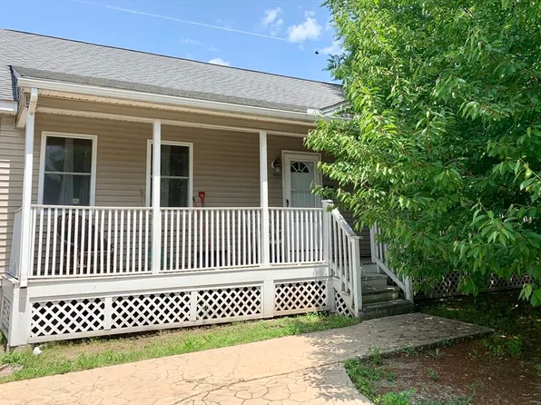 52 Tyler St, Springfield, MA 01109