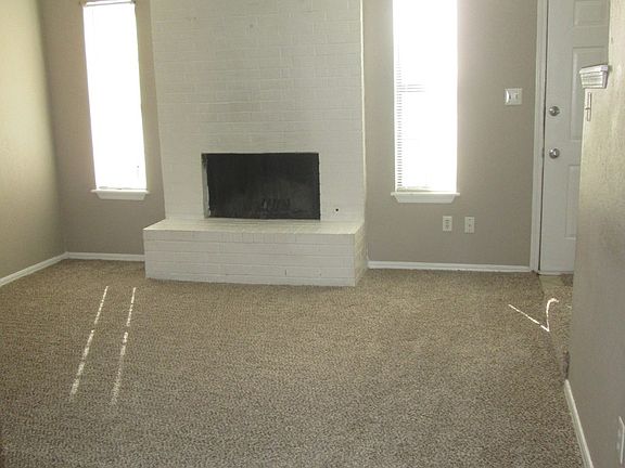 2nd image of 2209 Beaumont Dr APT B