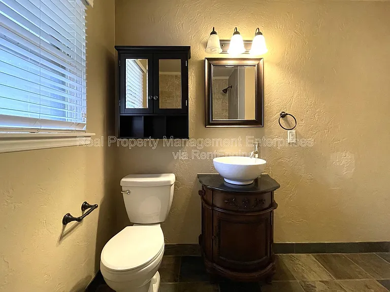 2225 NW 50th St — Photo 6