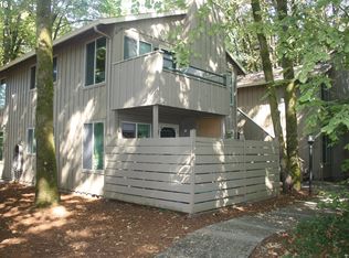 7247 Childs Rd, Lake Oswego, OR 97035