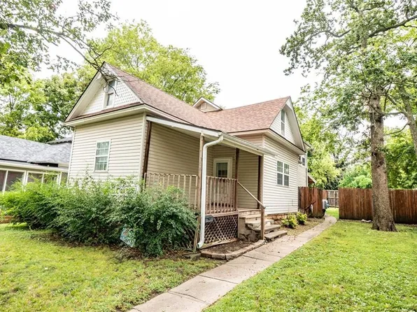 306 N 5th St, Neodesha, KS 66757