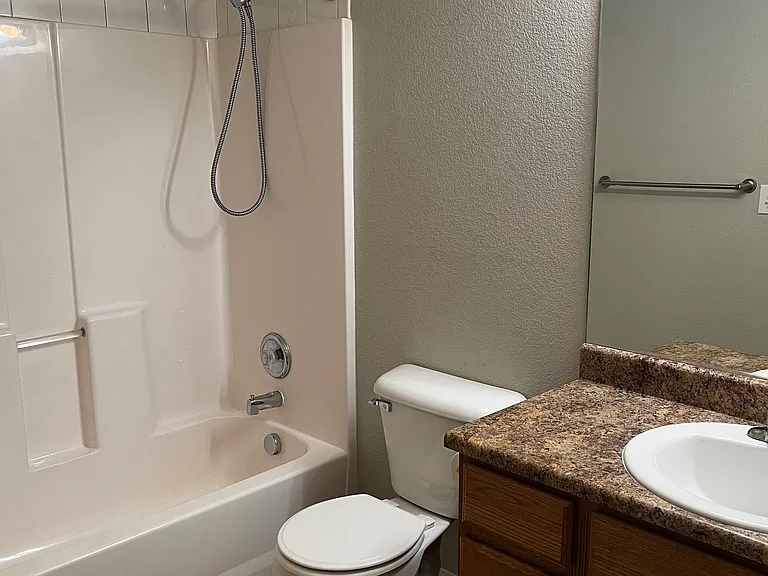1013 Cedarcrest Dr — Photo 5