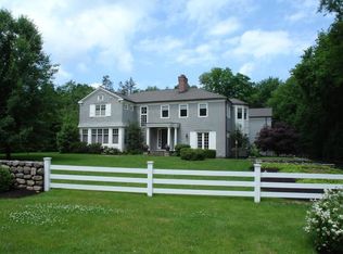 32 Thurton Dr, New Canaan, CT 06840