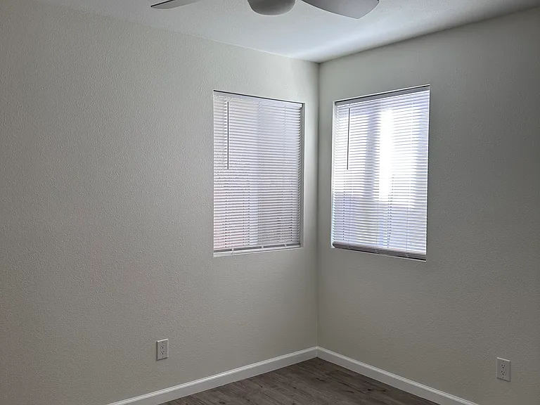 590 Augusta Dr — Photo 2