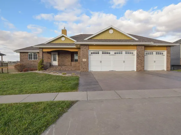 1608 E Liberty Cir, Brandon, SD 57005